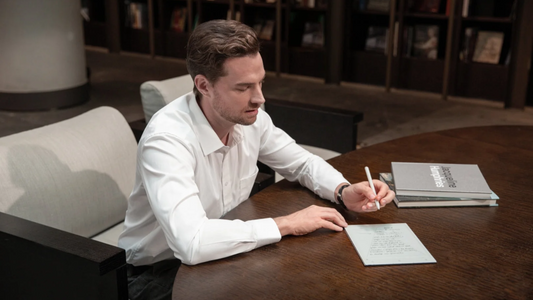 E Ink Tablet for Research Interviews: Interview Guides, Field Notes and Follow-Up