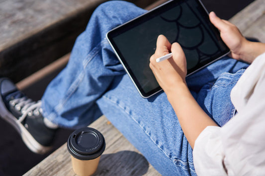 How to Protect an E Ink Tablet in a Backpack
